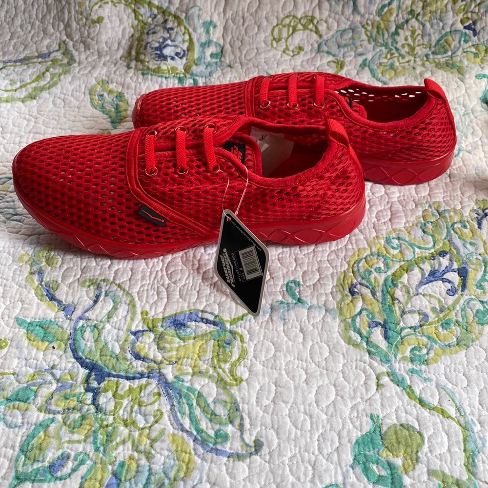 Red Wave Runner Water Shoes for Women size 8 NBW